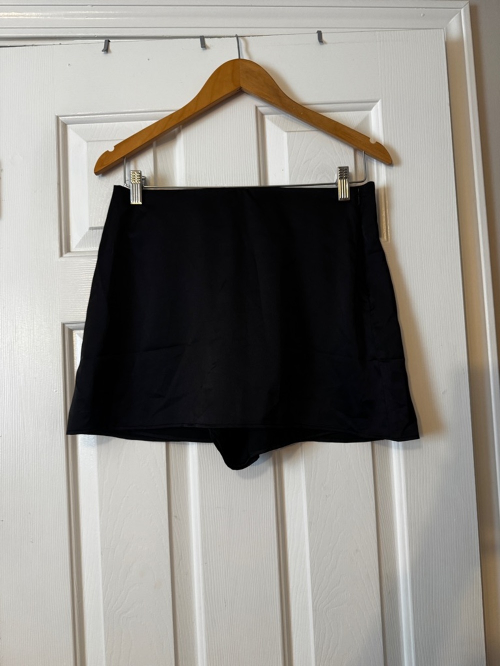 Show Me Your Mumu Black Satin Mini Skort Size Medium